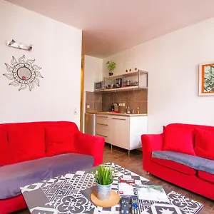 Royale Vieux 24h24h Access , Lille France