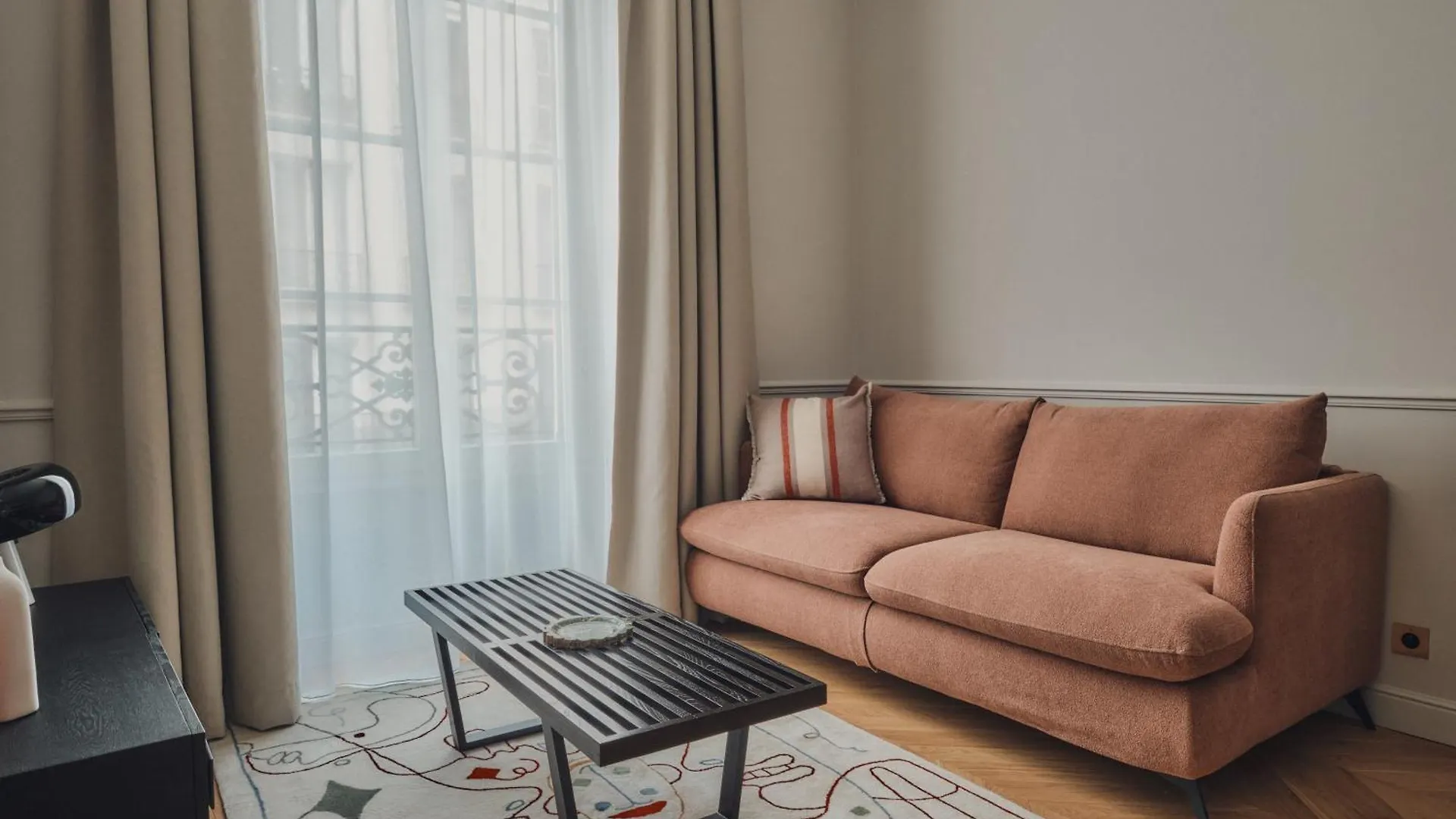 Apartahotel Nestay Sentier París